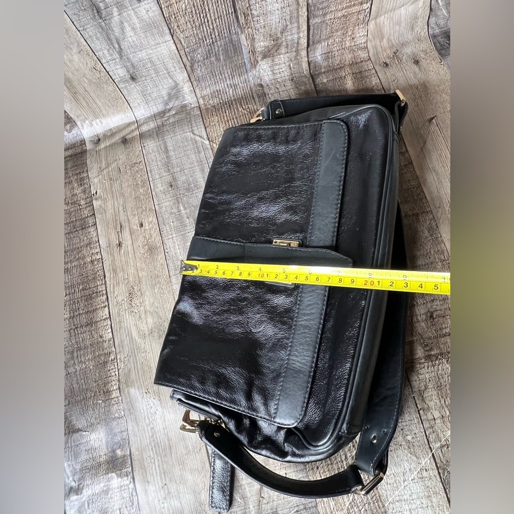 COLE HAAN BLACK LEATHER SHOULDER BAG HANDBAG PURSE SMALL SIZE - Picture 6 of 16